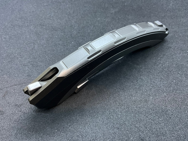 đ„Ăj dögös stĂlus! đ„GyorskioldĂł fĂ©lig integrĂĄlt titĂĄnötvözet fogantyĂșs gyorsan nyithatĂł összecsukhatĂł kĂ©s