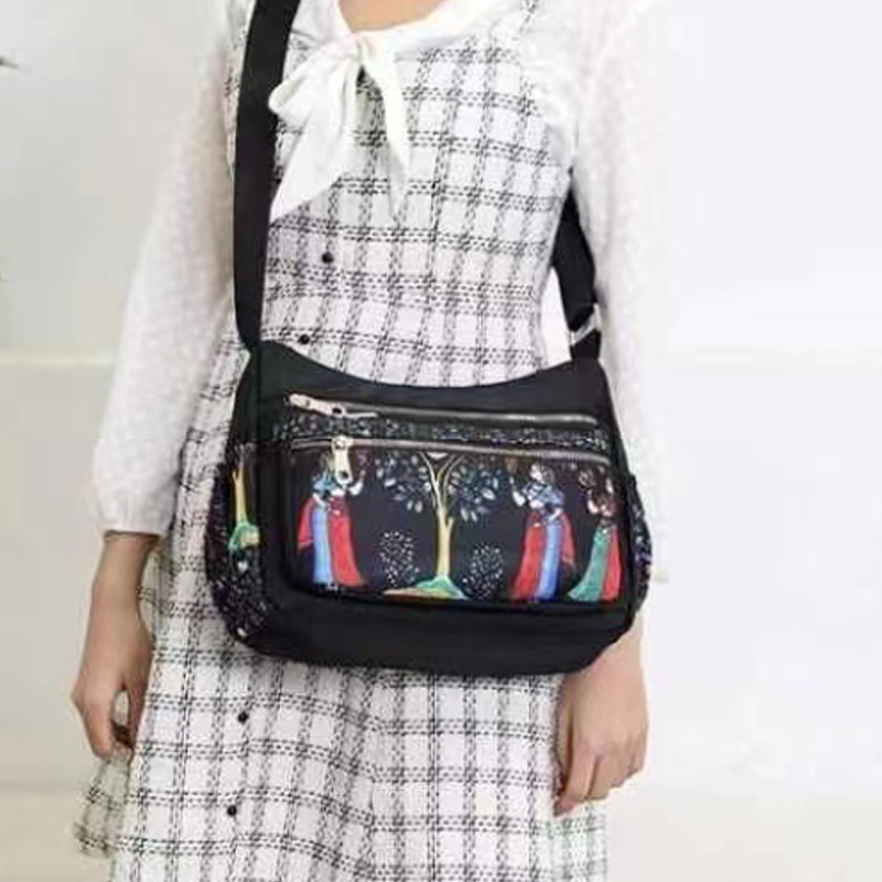 👜Divatos nyomtatott futártáska nagy kapacitással✨